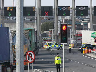 Fire in Port Tunnel causes tra...